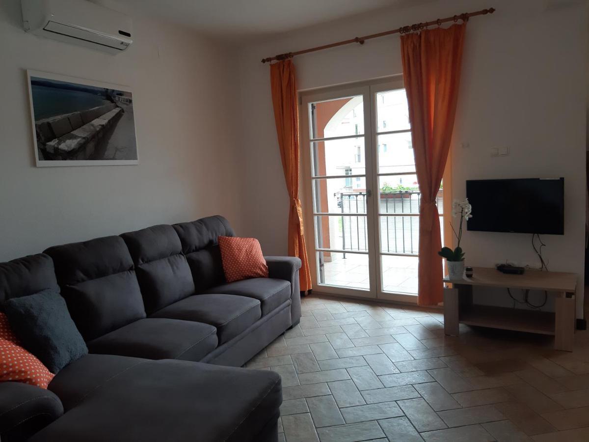 Mel Apartment *